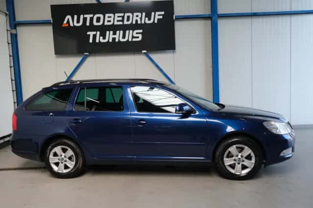 Škoda Octavia (2011) thumbnail 2
