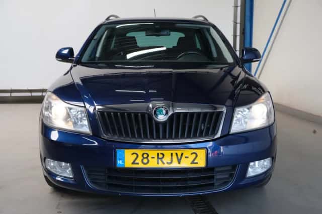 Škoda Octavia (2011) thumbnail 3