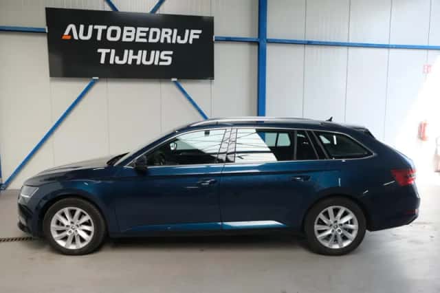 Škoda Superb (2016) thumbnail 6