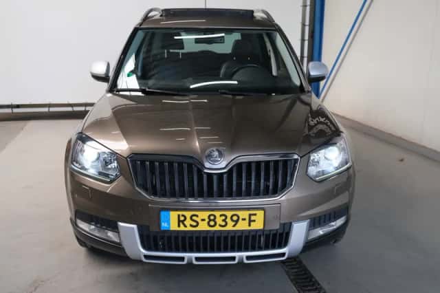 Škoda Yeti (2014) thumbnail 3