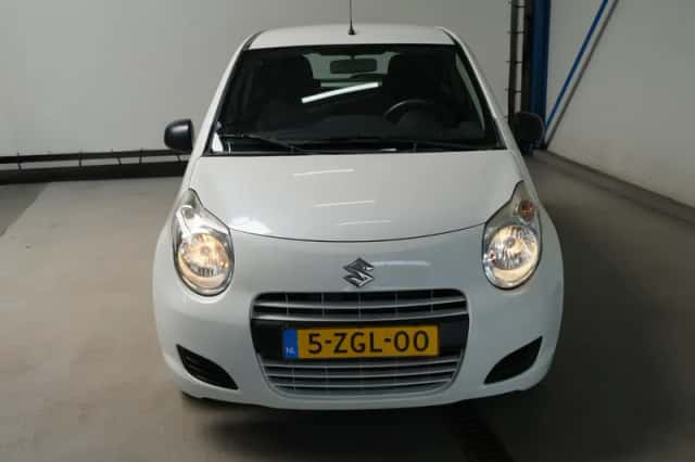 Suzuki Alto (2015) thumbnail 3