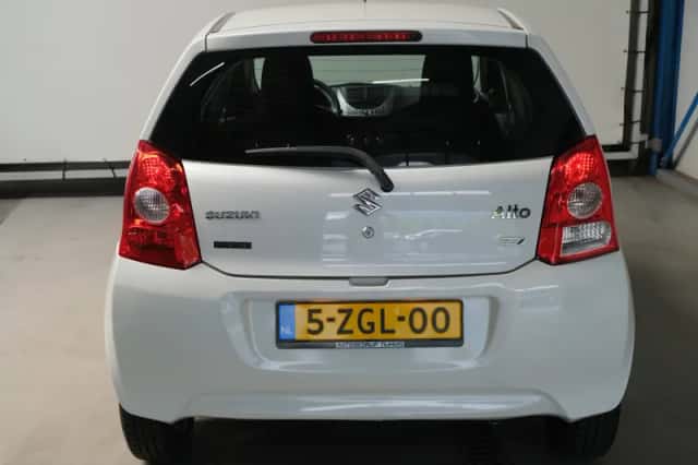 Suzuki Alto (2015) thumbnail 6