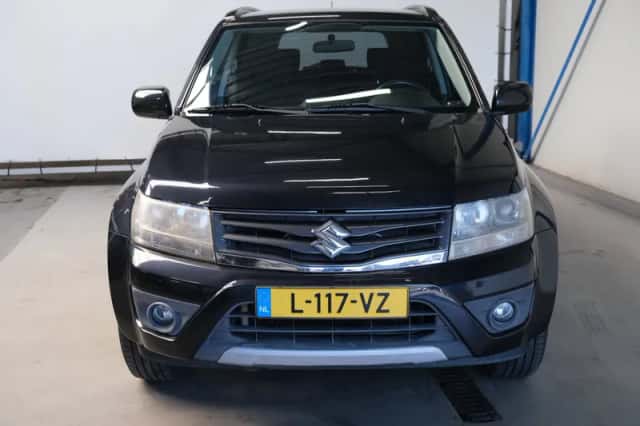 Suzuki Grand Vitara (2014) thumbnail 3