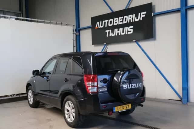 Suzuki Grand Vitara (2014) thumbnail 4