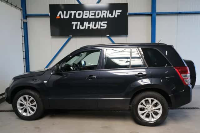 Suzuki Grand Vitara (2014) thumbnail 5