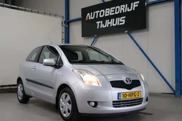 Toyota Yaris (2009) thumbnail 1