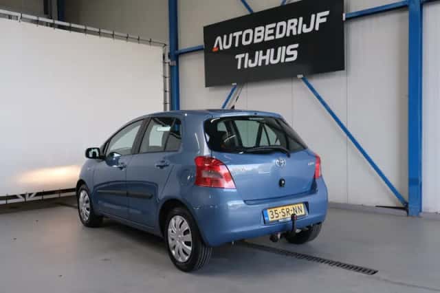 Toyota Yaris (2006) thumbnail 4