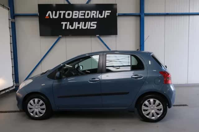 Toyota Yaris (2006) thumbnail 5