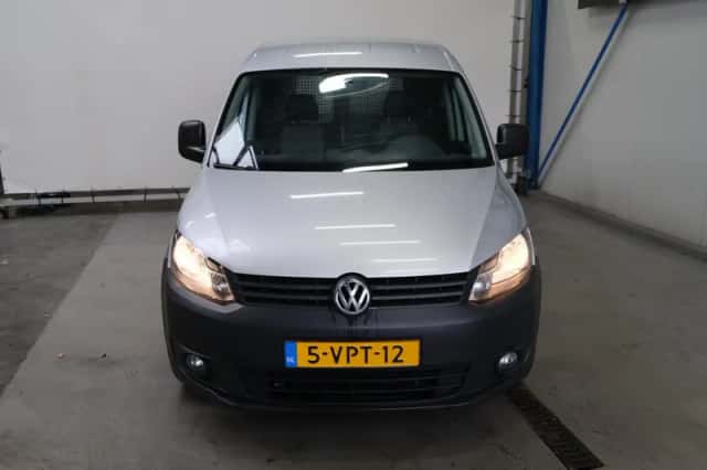 Volkswagen Caddy (2011) thumbnail 3