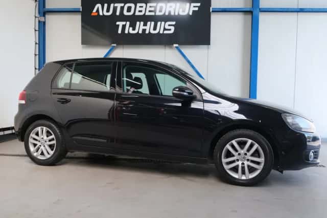 Volkswagen Golf (2011) thumbnail 2
