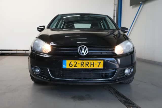 Volkswagen Golf (2011) thumbnail 3