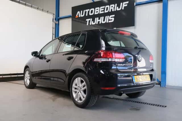 Volkswagen Golf (2011) thumbnail 6