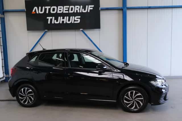 Volkswagen Polo (2022) thumbnail 2