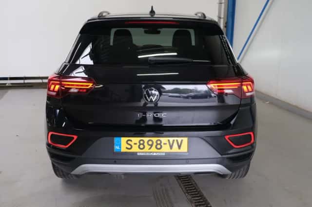 Volkswagen T-Roc (2023) thumbnail 6