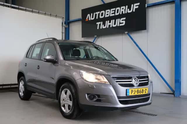 Volkswagen Tiguan (2009) thumbnail 1