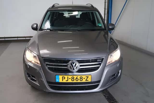 Volkswagen Tiguan (2009) thumbnail 3