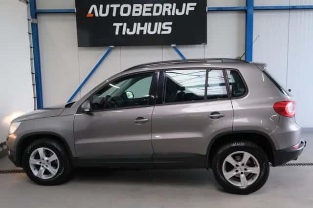 Volkswagen Tiguan (2009) thumbnail 5