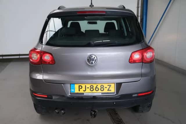 Volkswagen Tiguan (2009) thumbnail 6