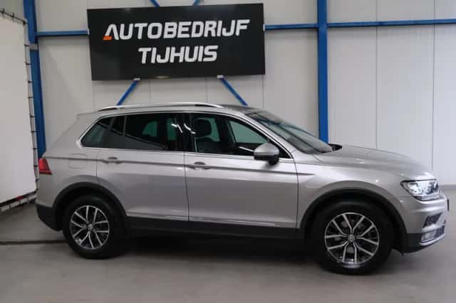 Volkswagen Tiguan (2018) thumbnail 2