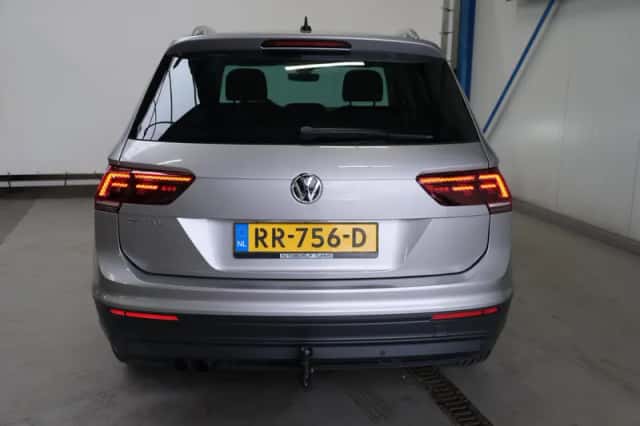 Volkswagen Tiguan (2018) thumbnail 6