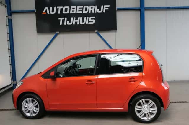 Volkswagen Up! (2017) thumbnail 5