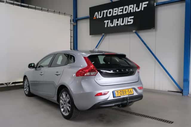 Volvo V40 (2015) thumbnail 4