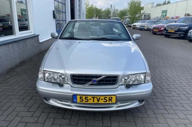 Volvo C70 (2003) thumbnail 3