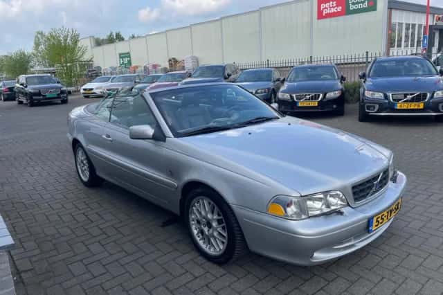 Volvo C70 (2003) thumbnail 4