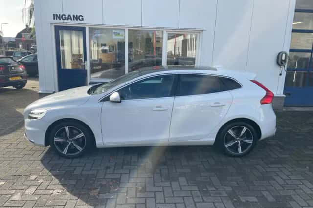 Volvo V40 (2019) thumbnail 5