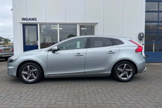 Volvo V40 (2015) thumbnail 6