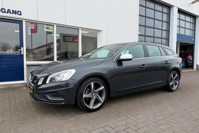 Volvo V60 (2013) thumbnail 2