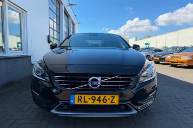 Volvo S60 (2018) thumbnail 4