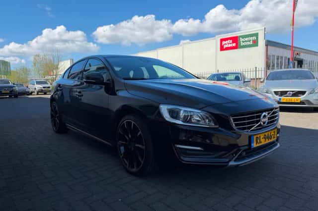 Volvo S60 (2018) thumbnail 5