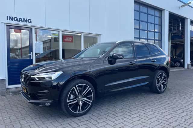 Volvo XC60 (2017) thumbnail 2