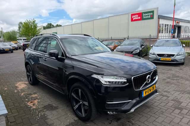 Volvo XC90 (2016) thumbnail 5