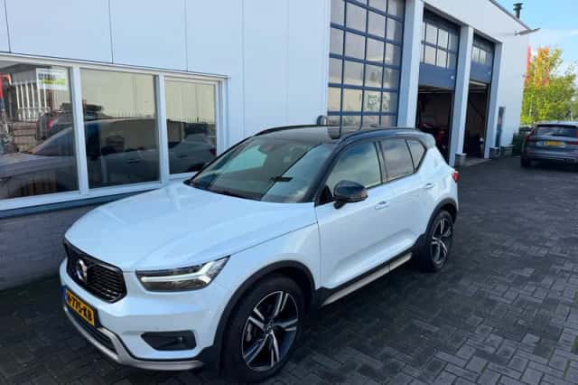 Volvo XC40 (2020) thumbnail 1
