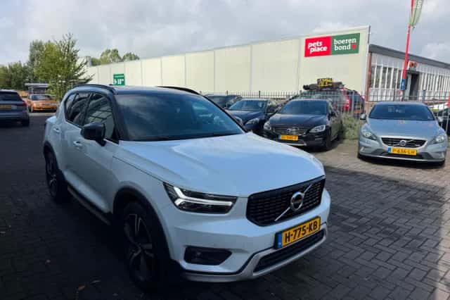 Volvo XC40 (2020) thumbnail 5