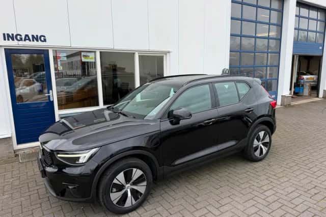 Volvo XC40 (2022) thumbnail 1
