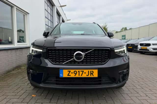 Volvo XC40 (2022) thumbnail 4