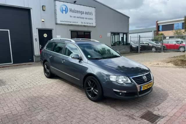 Volkswagen Passat (2008) thumbnail 1