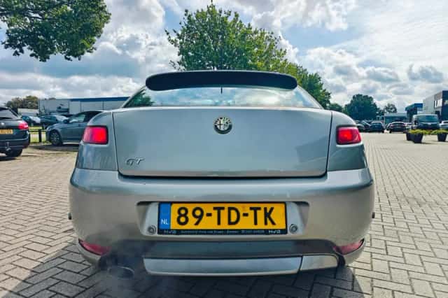 Alfa Romeo GT (2006) thumbnail 4