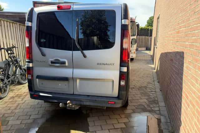 Renault Trafic (2016) thumbnail 3