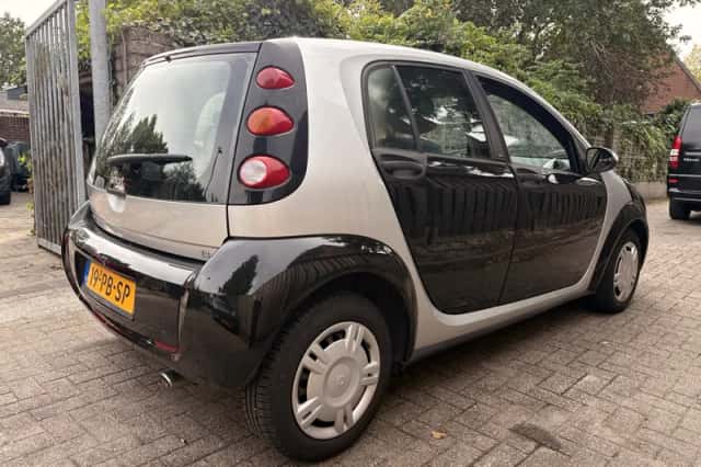 Smart ForFour (2004) thumbnail 4