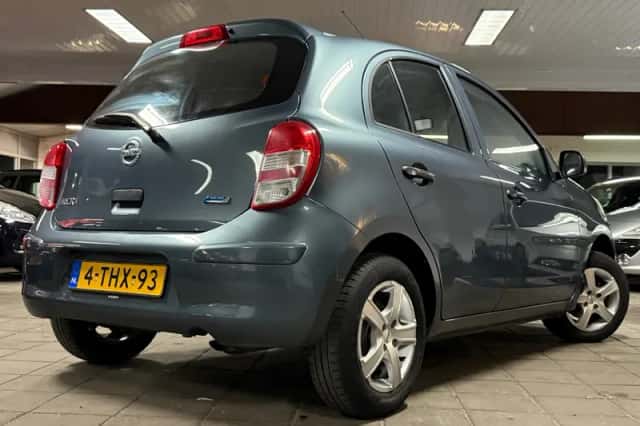 Nissan Micra (2012) thumbnail 3