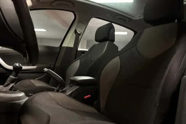 Peugeot 308 (2008) thumbnail 3