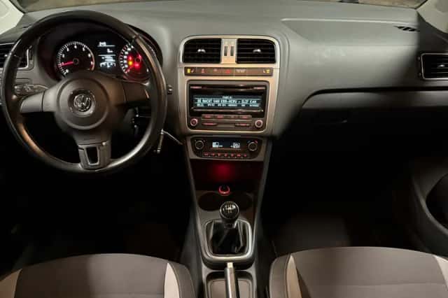 Volkswagen Polo (2014) thumbnail 2