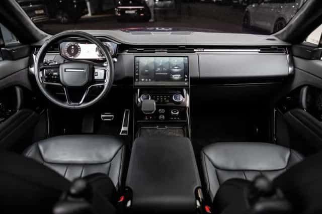 Land Rover Range Rover Sport (2023) thumbnail 2