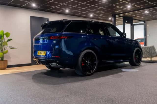 Land Rover Range Rover Sport (2023) thumbnail 3