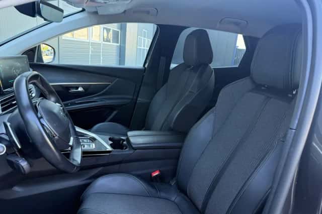 Peugeot 3008 (2022) thumbnail 4