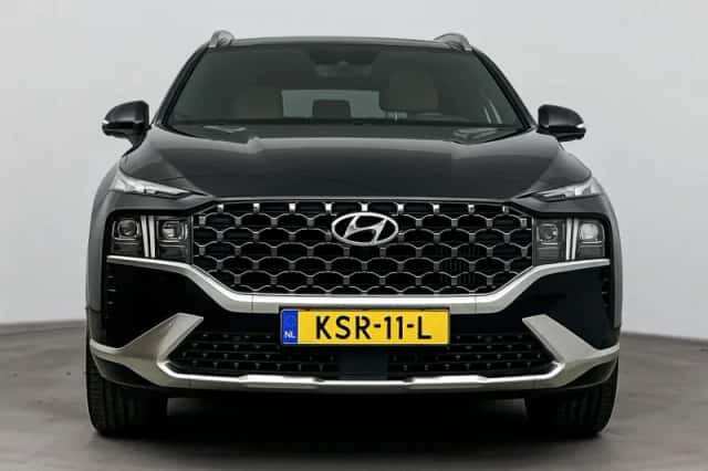 Hyundai Santa Fe (2023) thumbnail 5